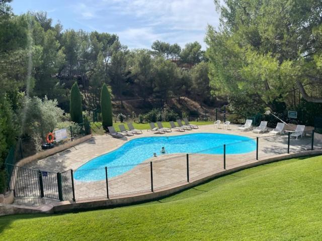 Bed and Breakfast Les Cistes Mallemort Exterior foto